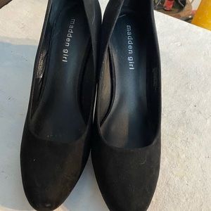 Madden Girl size 9 black pumps